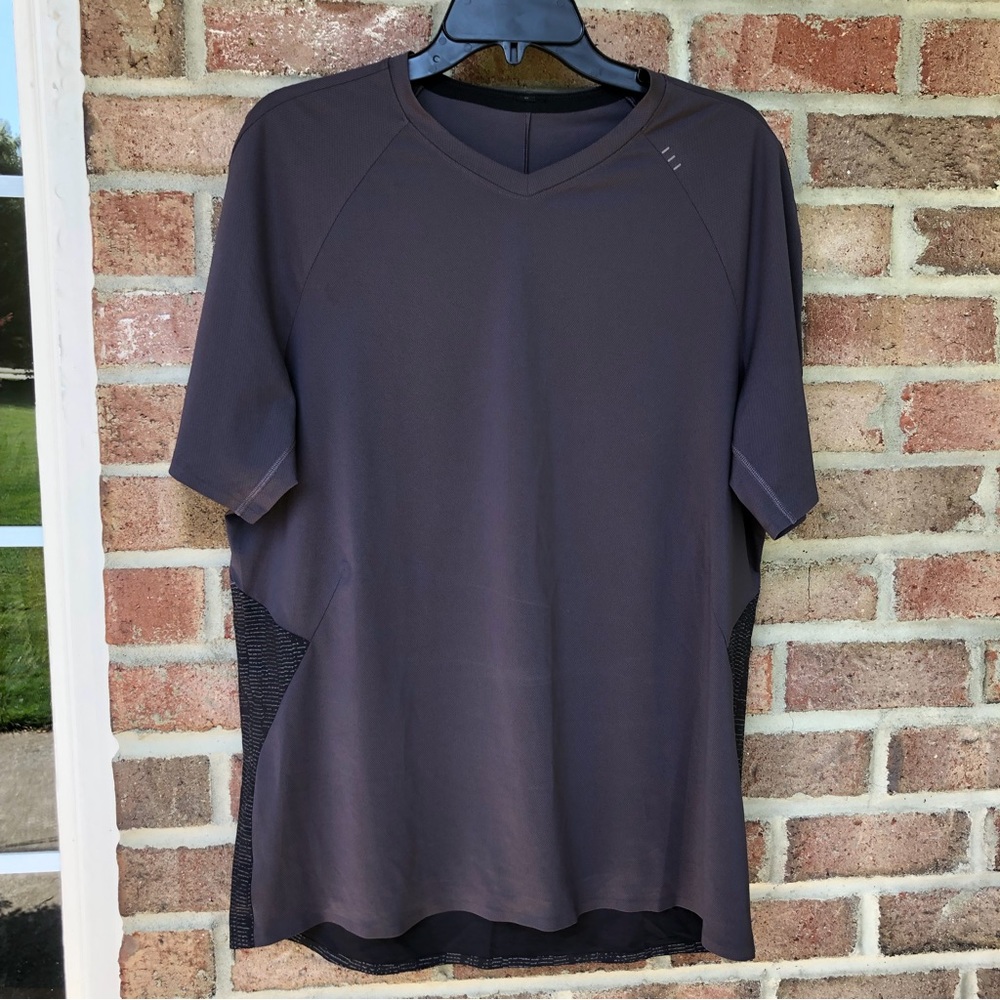 Lululemon grey lightweight active short sleeve shirt Men Large